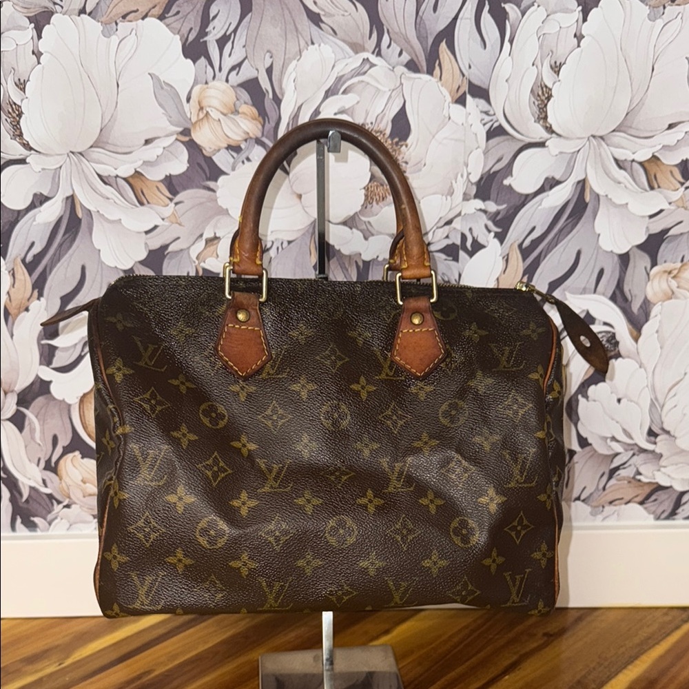 Authentic Louis Vuitton speedy 30